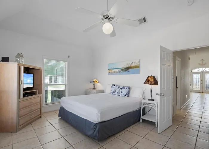 Take It Sea Z Dog-friendly Short Walk To Private Deck Gulf Shores